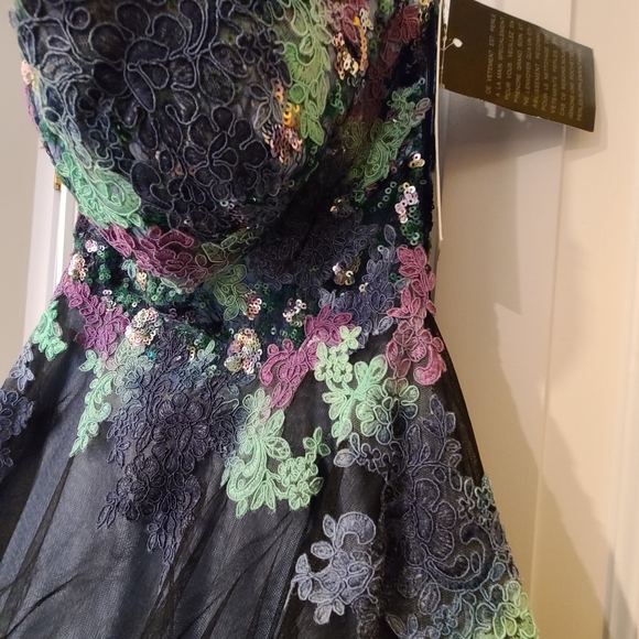 Prom dress - Picture 4 of 10